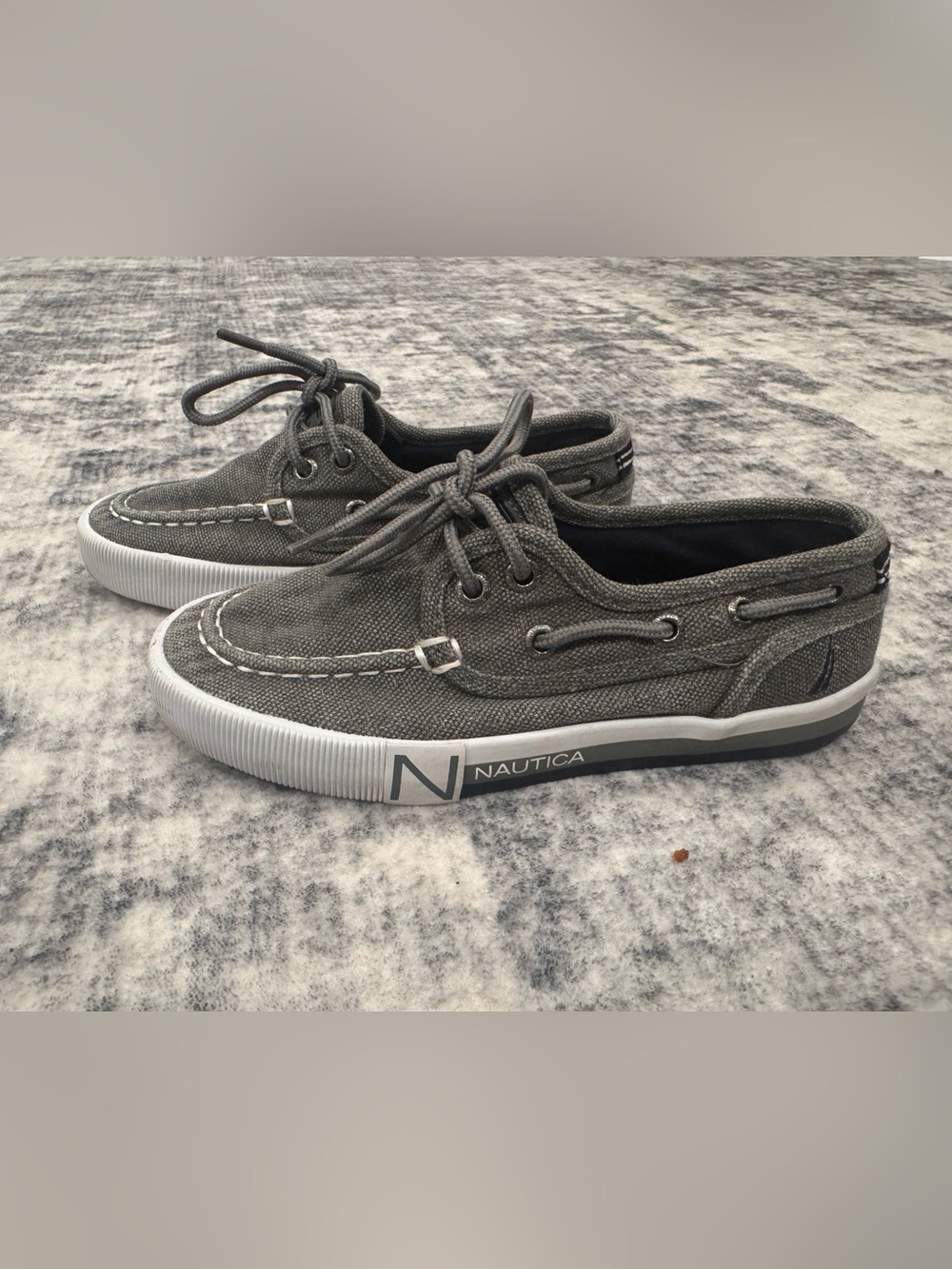 Nautica Spinnaker Boys Canvas Boat Shoes Size 2 Ice Gray Deck Loafers Preppy